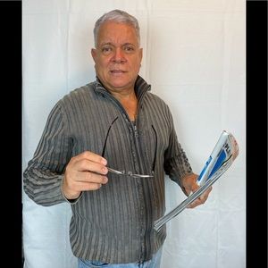 INC INTERNATIONAL CONCEPTS GRAY SWEATER.